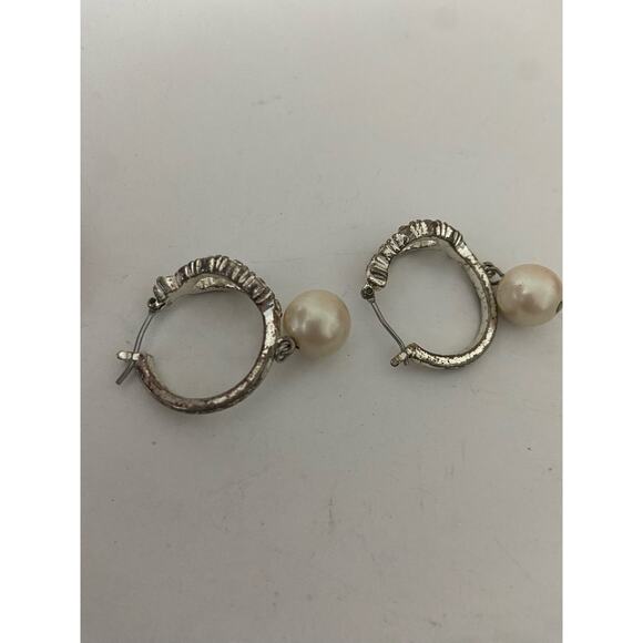 hoop earrings faux pearl charm - Picture 4 of 4